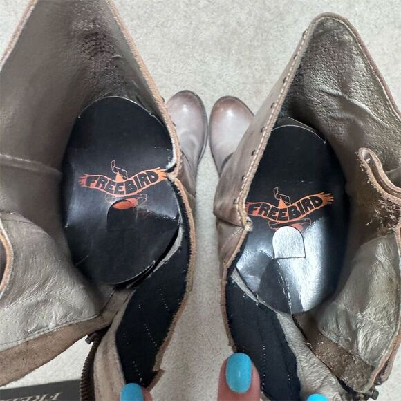 Like New with Box Freebird Women's Cleo Taupe Leather Boots Size 9 - Picture 8 of 9